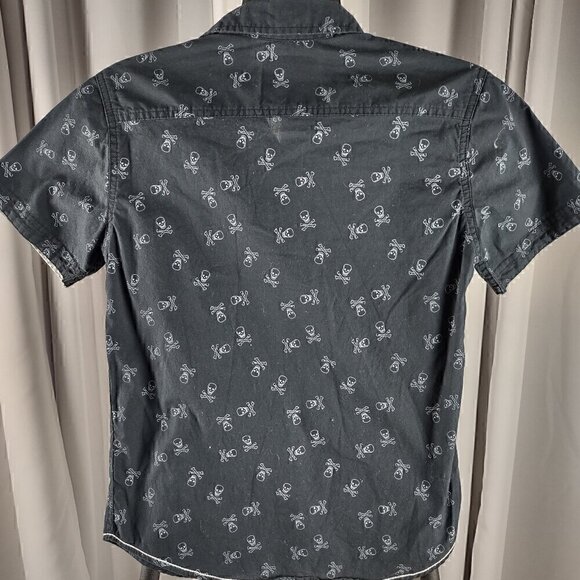 DCBD Boys 100% Cotton Black, White, Skull And Crossbones Dress Shirt Size M - Picture 4 of 10
